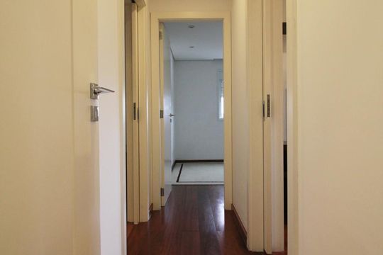 Corredor de apartamento à venda com 3 quartos, 115m² em Vila Andrade, São Paulo