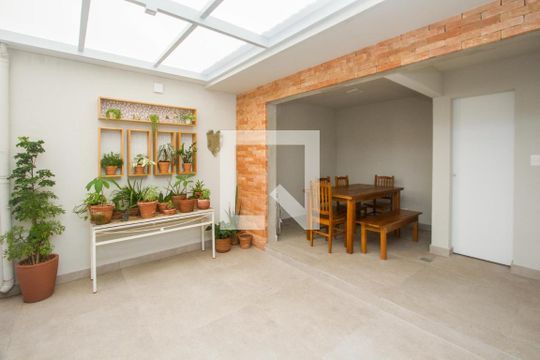 Área comum de casa à venda com 2 quartos, 150m² em Santo Amaro, São Paulo