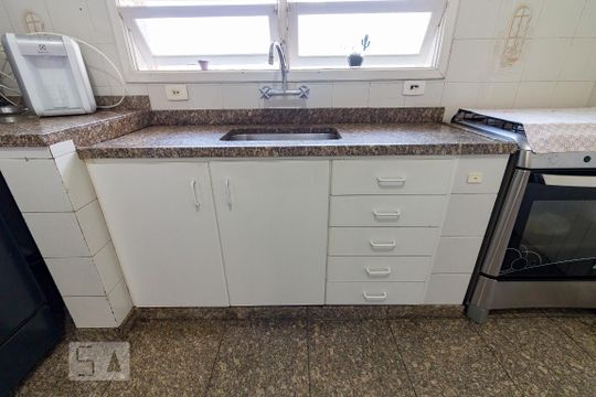Cozinha - pia e gabinete de casa à venda com 4 quartos, 750m² em Vila Rosália, Guarulhos