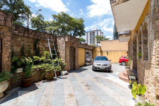 Quintal de casa à venda com 4 quartos, 750m² em Vila Rosália, Guarulhos