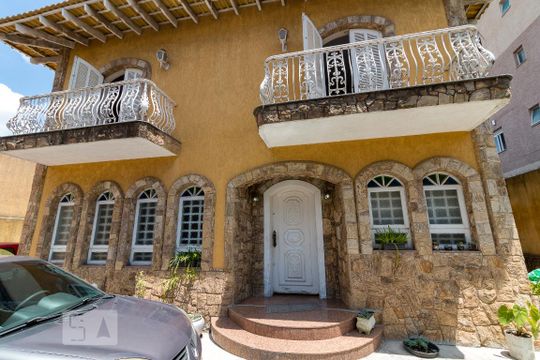 Fachada da casa de casa à venda com 4 quartos, 750m² em Vila Rosália, Guarulhos