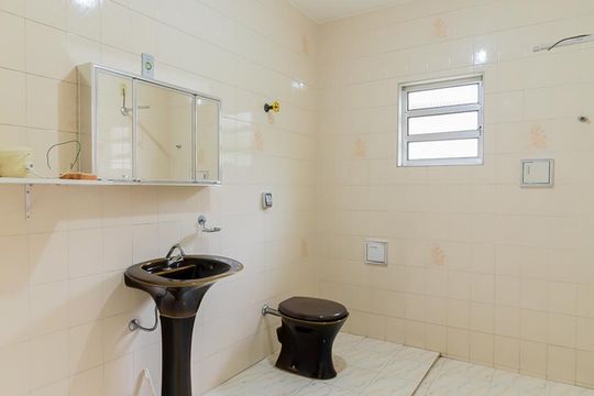 Banheiro de casa para alugar com 1 quarto, 70m² em Jardim São Roberto, São Paulo