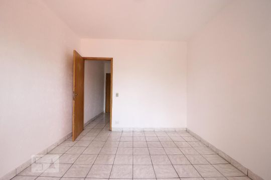 Quarto 1 de casa para alugar com 2 quartos, 80m² em Cidade Intercap, Taboão da Serra