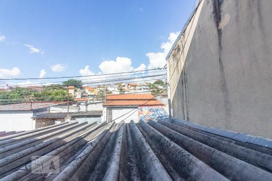 Vista de casa à venda com 3 quartos, 150m² em Umuarama, Osasco