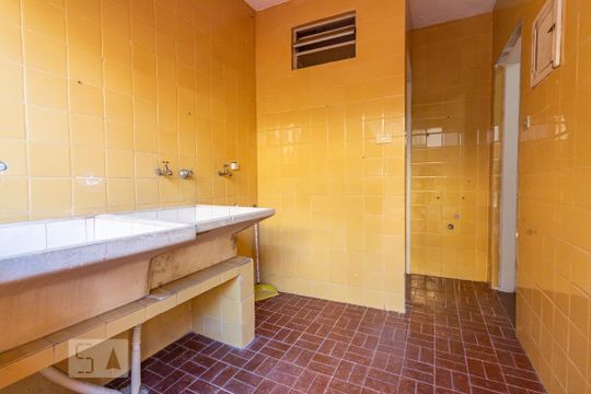 Área de Serviço de casa à venda com 3 quartos, 150m² em Umuarama, Osasco