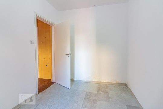 Quarto de Serviço de casa à venda com 3 quartos, 150m² em Umuarama, Osasco