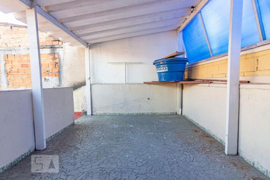 Quintal de casa à venda com 3 quartos, 150m² em Umuarama, Osasco