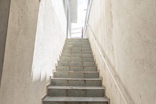 Escada Garagem de casa à venda com 3 quartos, 420m² em Vila Anglo Brasileira, São Paulo