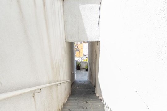 Escada Garagem de casa à venda com 3 quartos, 420m² em Vila Anglo Brasileira, São Paulo