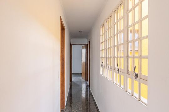 Corredor de casa à venda com 3 quartos, 420m² em Vila Anglo Brasileira, São Paulo