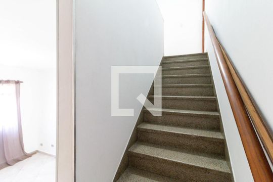 Hall e escada de casa à venda com 3 quartos, 180m² em Ipiranga, São Paulo