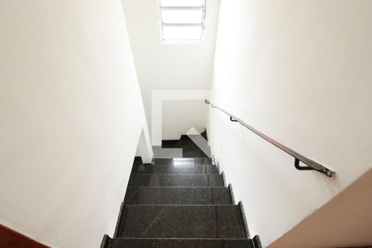 Escada de casa à venda com 4 quartos, 150m² em Jardim Paraíso, São Paulo
