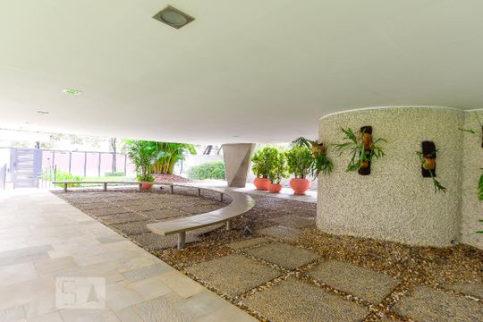 Hall Entrada de apartamento à venda com 3 quartos, 226m² em Jardim Paulista, São Paulo