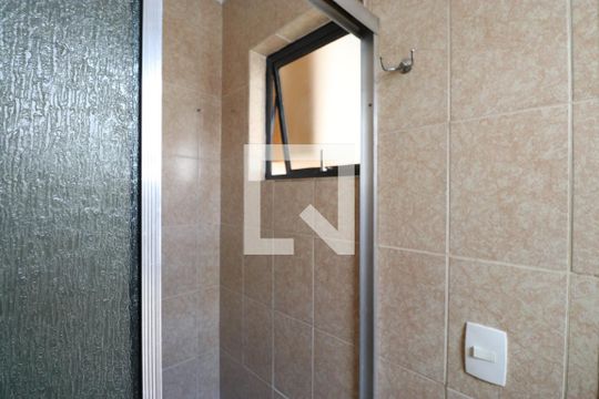 Banheiro 2 de casa para alugar com 2 quartos, 138m² em Água Branca, São Paulo
