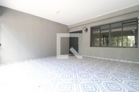 Garagem de casa para alugar com 2 quartos, 138m² em Água Branca, São Paulo