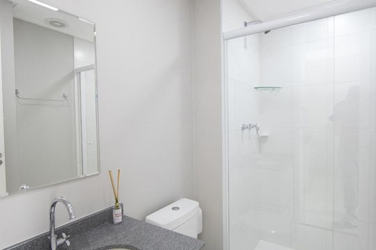 Banheiro Social de apartamento para alugar com 1 quarto, 32m² em Bras, São Paulo