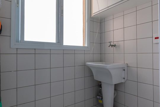 Área de serviço de apartamento para alugar com 2 quartos, 70m² em Botafogo, Campinas