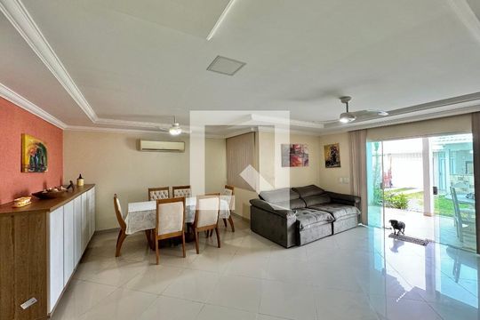 Sala de casa de condomínio à venda com 4 quartos, 296m² em Recreio dos Bandeirantes, Rio de Janeiro
