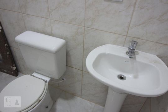 Banheiro de casa para alugar com 1 quarto, 40m² em Vila Nova Manchester, São Paulo