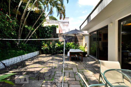 Área comum de casa à venda com 3 quartos, 250m² em Vila Romana, São Paulo