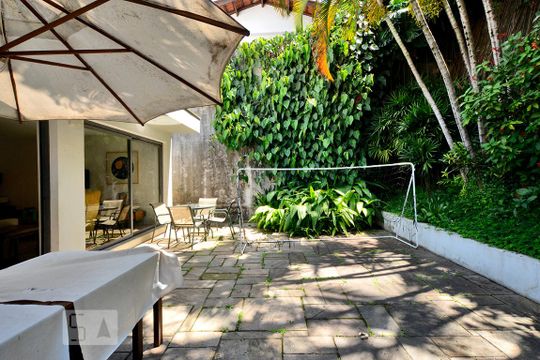 Área comum de casa à venda com 3 quartos, 250m² em Vila Romana, São Paulo