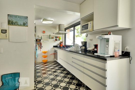 Cozinha de casa à venda com 3 quartos, 250m² em Vila Romana, São Paulo