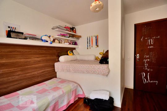 Quarto 3 de casa à venda com 3 quartos, 250m² em Vila Romana, São Paulo