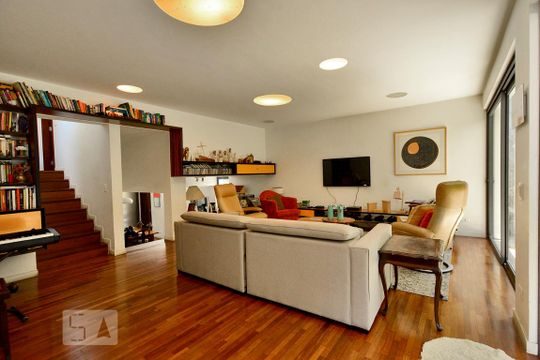 Casa à venda com 3 quartos, 250m² em Vila Romana, São Paulo