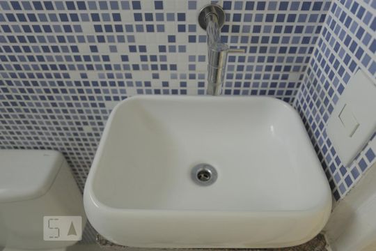 Banheiro de kitnet/studio à venda com 1 quarto, 18m² em Vila Buarque, São Paulo