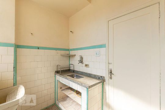 Cozinha  de apartamento à venda com 2 quartos, 75m² em Centro, Niterói
