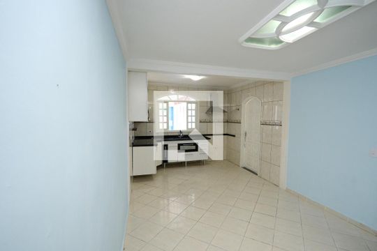Cozinha de casa para alugar com 3 quartos, 100m² em Jardim Palmares (zona Sul), São Paulo