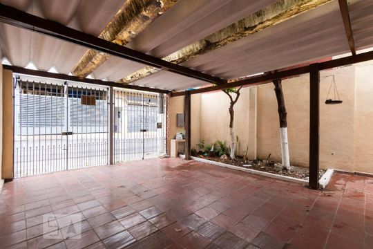 Garagem de casa à venda com 4 quartos, 100m² em Vila Babilônia, São Paulo