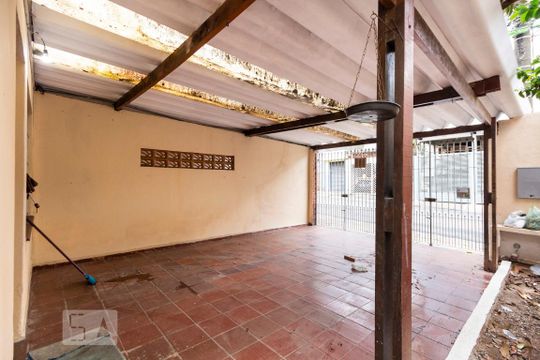 Garagem de casa à venda com 4 quartos, 100m² em Vila Babilônia, São Paulo
