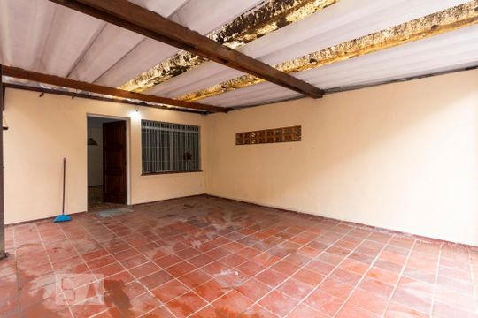 Garagem de casa à venda com 4 quartos, 100m² em Vila Babilônia, São Paulo
