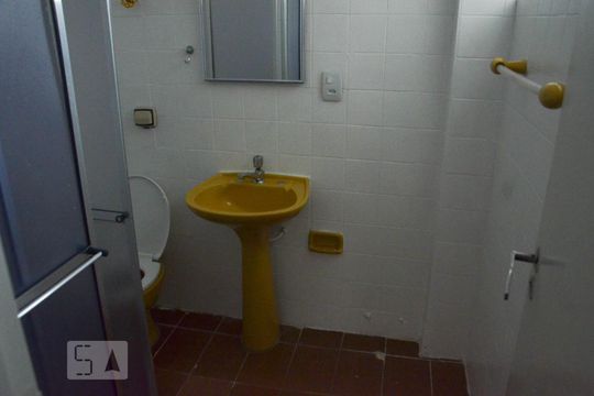 Banheiro de apartamento para alugar com 2 quartos, 55m² em Santana, São Paulo