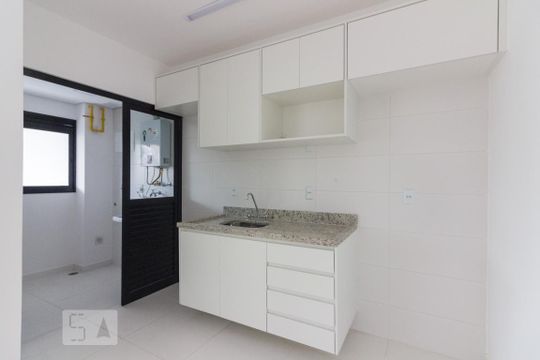 Cozinha de apartamento para alugar com 2 quartos, 55m² em Parque Peruche, São Paulo