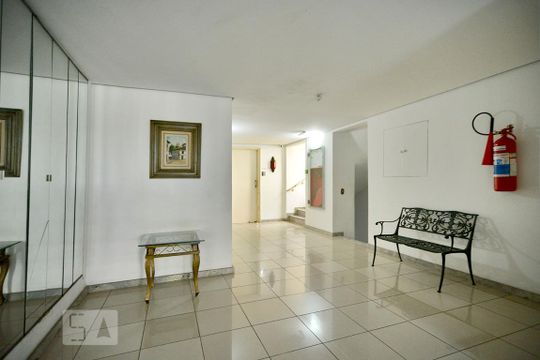 Hall social de apartamento para alugar com 2 quartos, 82m² em Perdizes, São Paulo