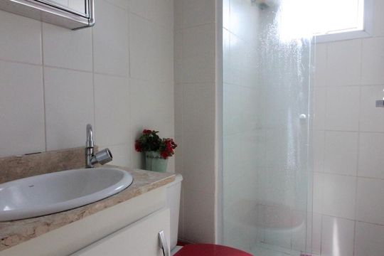Banheiro de apartamento à venda com 2 quartos, 56m² em Lauzane Paulista, São Paulo