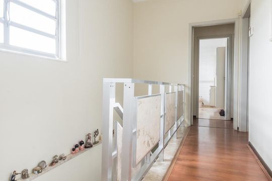 Escada de casa à venda com 3 quartos, 350m² em Jardim Prudência, São Paulo