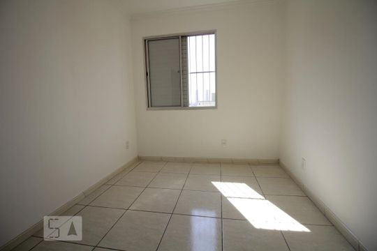 Quarto 3 de apartamento para alugar com 3 quartos, 60m² em Piratininga, Osasco