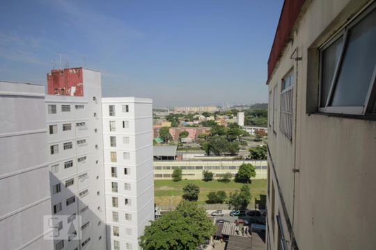 Vista da Sala de apartamento para alugar com 3 quartos, 60m² em Piratininga, Osasco
