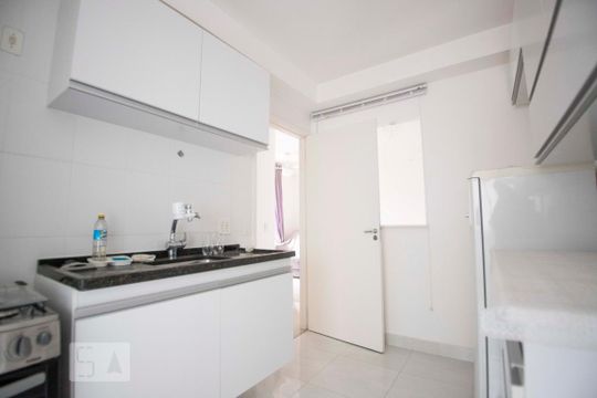 cozinha de apartamento para alugar com 2 quartos, 53m² em Swift, Campinas