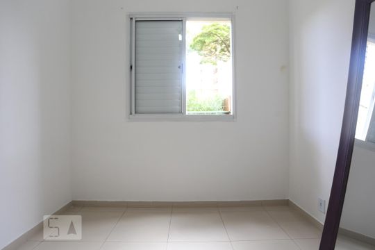 Suíte de apartamento para alugar com 3 quartos, 74m² em Jardim Ester Yolanda, São Paulo
