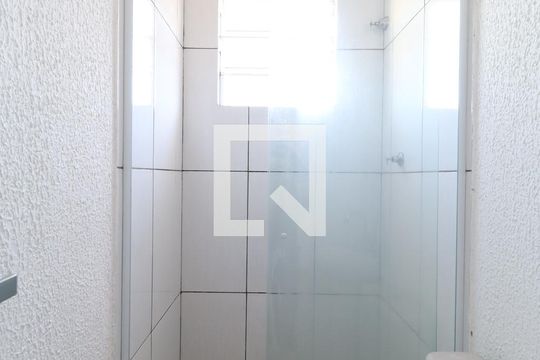Banheiro de apartamento para alugar com 1 quarto, 35m² em Vila Gustavo, São Paulo