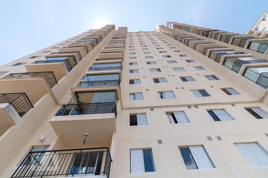 Fachada do bloco
 de apartamento para alugar com 2 quartos, 60m² em Picanço, Guarulhos