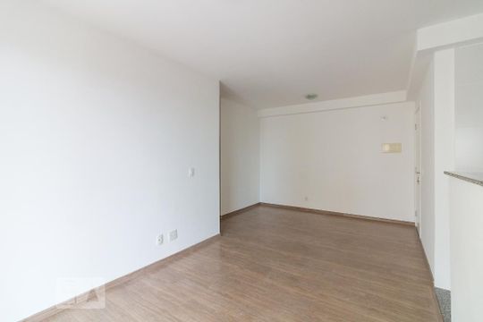 Sala de apartamento para alugar com 2 quartos, 60m² em Picanço, Guarulhos