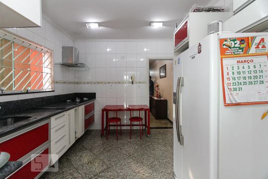Cozinha de casa para alugar com 4 quartos, 270m² em Cidade Mãe do Céu, São Paulo