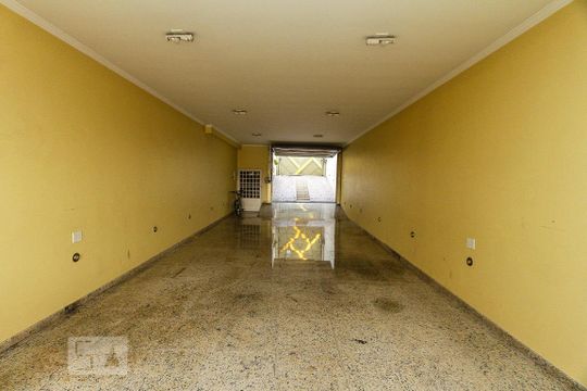 Garagem de casa para alugar com 4 quartos, 270m² em Cidade Mãe do Céu, São Paulo