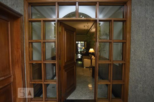 Hall de Entrada de apartamento para alugar com 4 quartos, 194m² em Jardim Guanabara, Rio de Janeiro