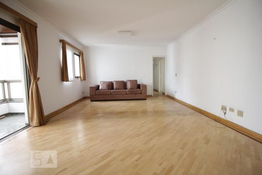 Apartamento para alugar com 4 quartos, 161m² em Vila Suzana, São Paulo